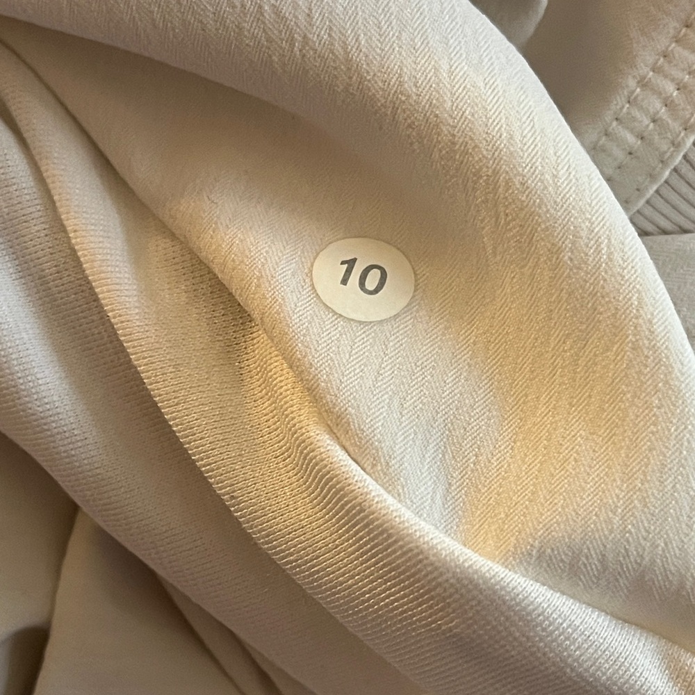 LULULEMON white dance studio crop capris size 10 summer activewear - Picture 5 of 5